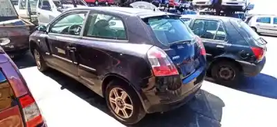Veicolo di demolizione fiat stilo (192) 1.2 16v dell'anno 2003 alimentato 188 a5.000