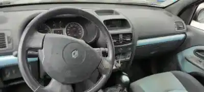 Scrapping Vehicle renault clio ii (bb0/1/2_, cb0/1/2_) 1.2 16v (bb05. bb0w. bb11. bb27. bb2t. bb2u. bb2v. cb05.... gasolina 2002 5p of the year 2002 powered 