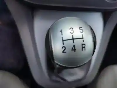 Véhicule à la ferraille ford focus c-max (dm2) 1.6 de l'année 2005 alimenté  Véhicule à la ferraille ford focus c-max (dm2) 1.6 de l'année 2005 alimenté