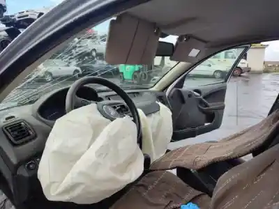 Veículo de Sucata rover streetwise fastback 1.4 do ano 2004 alimentado 14 k4f