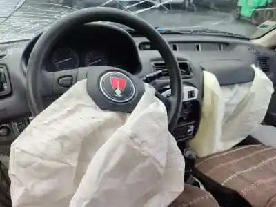 Veículo de Sucata rover streetwise fastback 1.4 do ano 2004 alimentado 14 k4f