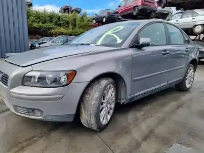 Sloopvoertuig volvo s40 ii (ms) 2.4 gasolina 2004 4p van het jaar 2004 aangedreven b 5244 s4