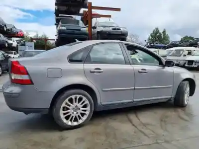 Sloopvoertuig volvo s40 ii (ms) 2.4 gasolina 2004 4p van het jaar 2004 aangedreven b 5244 s4