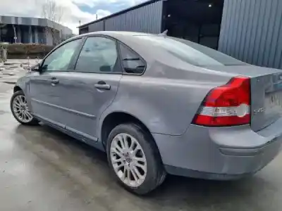 Sloopvoertuig volvo s40 ii (ms) 2.4 gasolina 2004 4p van het jaar 2004 aangedreven b 5244 s4