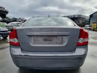 Sloopvoertuig volvo s40 ii (ms) 2.4 gasolina 2004 4p van het jaar 2004 aangedreven b 5244 s4