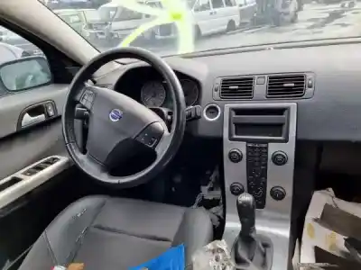 Sloopvoertuig volvo s40 ii (ms) 2.4 gasolina 2004 4p van het jaar 2004 aangedreven b 5244 s4