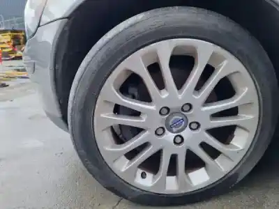 Sloopvoertuig volvo s40 ii (ms) 2.4 gasolina 2004 4p van het jaar 2004 aangedreven b 5244 s4