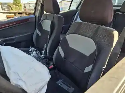 Véhicule à la ferraille opel astra h classic hatchback (a04) 1.7 cdti (l48) de l'année 2004 alimenté z 17 dth Véhicule à la ferraille opel astra h classic hatchback (a04) 1.7 cdti (l48) de l'année 2004 alimenté z 17 dth