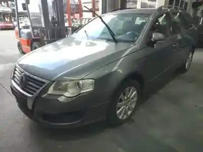 Veicolo di demolizione VOLKSWAGEN PASSAT B6 VARIANT (3C5) 2.0 TDI dell'anno 2007 alimentato  Veicolo di demolizione VOLKSWAGEN PASSAT B6 VARIANT (3C5) 2.0 TDI dell'anno 2007 alimentato