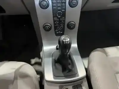 Veículo de Sucata volvo s40 ii (ms) 2.0 d gasóleo 5p do ano 2006 alimentado d 4204 t