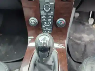 Veículo de Sucata volvo s40 ii (ms) 2.0 d gasóleo 5p do ano 2005 alimentado d 4204 t