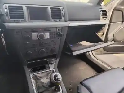 Scrapping Vehicle opel vectra c gts (z02) 1.9 cdti (f68) of the year 2005 powered z 19 dth