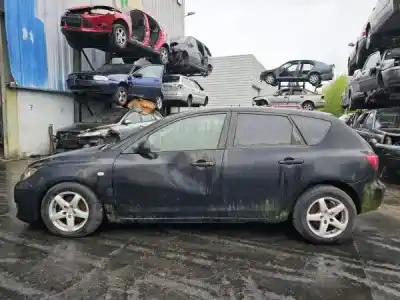 Veicolo di demolizione mazda 3 (bk) 1.3 (bk14) dell'anno 2004 alimentato 0