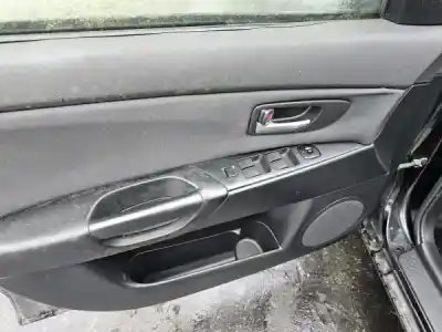 Veicolo di demolizione mazda 3 (bk) 1.3 (bk14) dell'anno 2004 alimentato 0