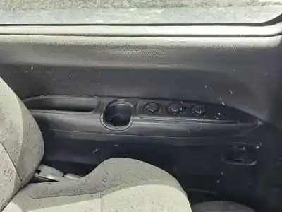 Sloopvoertuig hyundai h-1 / starex autobús (a1) 2.5 tci van het jaar 2004 aangedreven d4bh