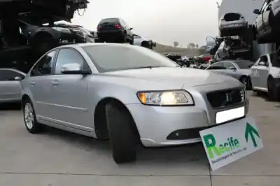 Veículo de Sucata volvo s40 ii (ms) d5 gasóleo 2008 4p do ano 2008 alimentado 