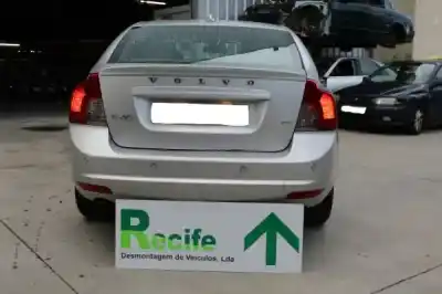 Veículo de Sucata volvo s40 ii (ms) d5 gasóleo 2008 4p do ano 2008 alimentado 