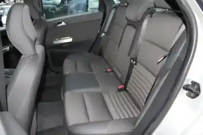 Veículo de Sucata volvo s40 ii (ms) d5 gasóleo 2008 4p do ano 2008 alimentado 