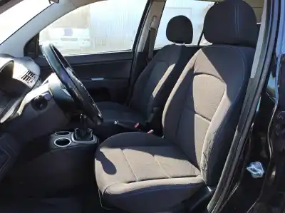 Veicolo di demolizione mazda 2 (dy) gasolina 2004 5p dell'anno 2004 alimentato fuja