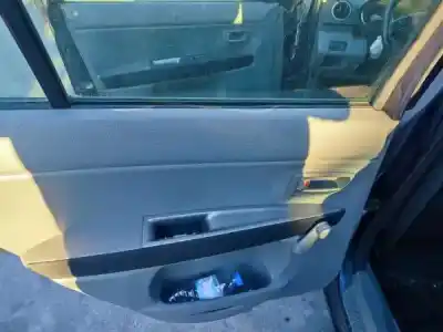 Veicolo di demolizione mazda 2 (dy) gasolina 2004 5p dell'anno 2004 alimentato fuja