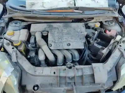 Veicolo di demolizione mazda 2 (dy) gasolina 2004 5p dell'anno 2004 alimentato fuja