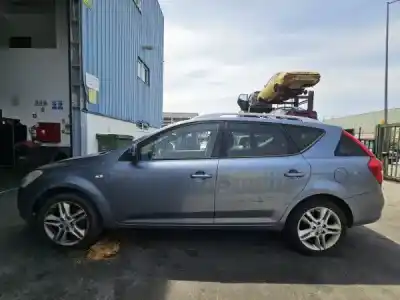 Veicolo di demolizione kia ceed sw (ed) 1.6 crdi 90 dell'anno 2007 alimentato d4fb