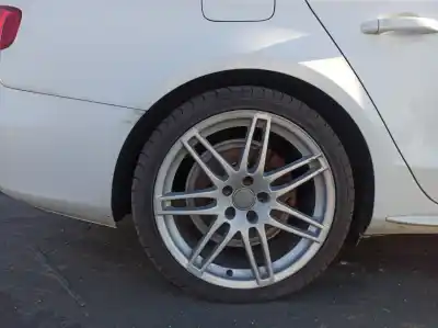 Здавання транспортного засобу audi a4 b8 (8k2) 2.0 tdi року 2011 потужний 