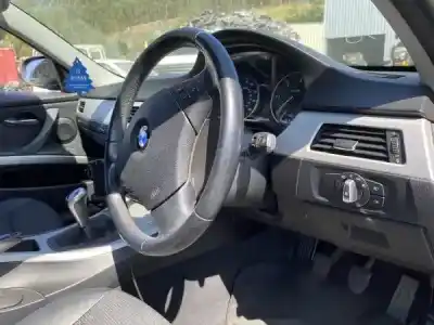 Veículo de Sucata bmw 3 touring (e91) 318 d do ano 2010 alimentado n47 d20 c