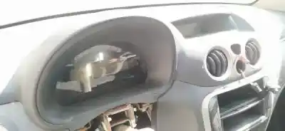 Veículo de Sucata citroen c2 (jm_) 1.4 hdi do ano 2000 alimentado 