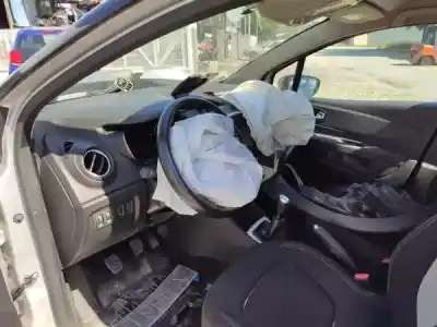 Здавання транспортного засобу renault captur i (j5_, h5_) blue dci 95 року 2018 потужний  Здавання транспортного засобу renault captur i (j5_, h5_) blue dci 95 року 2018 потужний