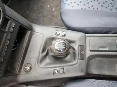 Scrapping Vehicle bmw 3 (e36) 318 i of the year 2005 powered m43 b18 (184e2)