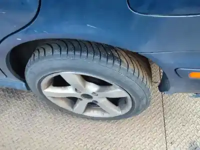 Veículo de Sucata volvo v40 combi (vw) 1.9 td gasóleo 1997 5p do ano 1998 alimentado d 4192 t