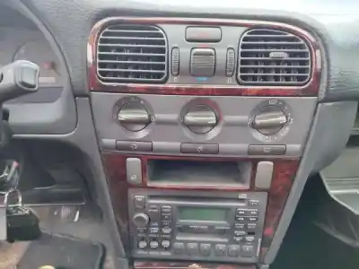 Veículo de Sucata volvo v40 combi (vw) 1.9 td gasóleo 1997 5p do ano 1998 alimentado d 4192 t