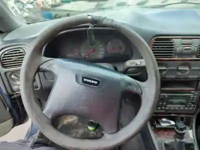 Veículo de Sucata volvo v40 combi (vw) 1.9 td gasóleo 1997 5p do ano 1998 alimentado d 4192 t