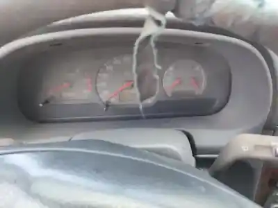 Veículo de Sucata volvo v40 combi (vw) 1.9 td gasóleo 1997 5p do ano 1998 alimentado d 4192 t