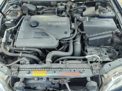Veículo de Sucata volvo v40 combi (vw) 1.9 td gasóleo 1997 5p do ano 1998 alimentado d 4192 t