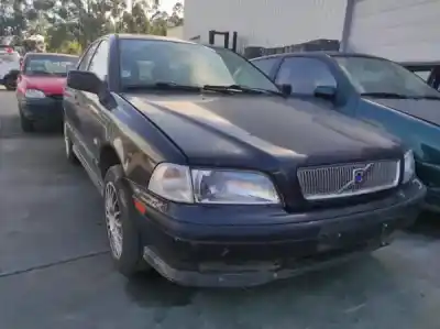 Veicolo di demolizione volvo v40 combi (vw) 1.9 td gasóleo 1997 5p dell'anno 2002 alimentato d 4192 t2