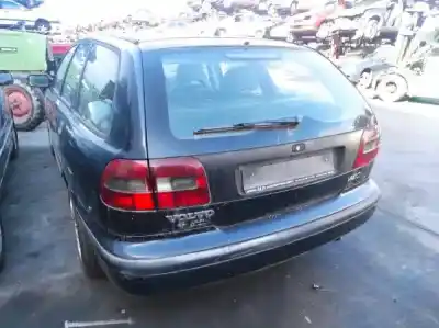 Veicolo di demolizione volvo v40 combi (vw) 1.9 td gasóleo 1997 5p dell'anno 2002 alimentato d 4192 t2
