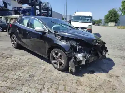 Здавання транспортного засобу volvo v40 hatchback (525) d2 року 2025 потужний d 4204 t13|d 4204 t8