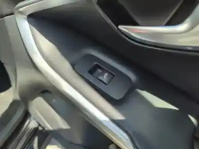 Здавання транспортного засобу volvo v40 hatchback (525) d2 року 2025 потужний d 4204 t13|d 4204 t8