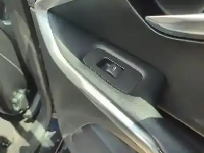 Здавання транспортного засобу volvo v40 hatchback (525) d2 року 2025 потужний d 4204 t13|d 4204 t8