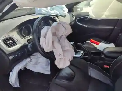 Здавання транспортного засобу volvo v40 hatchback (525) d2 року 2025 потужний d 4204 t13|d 4204 t8