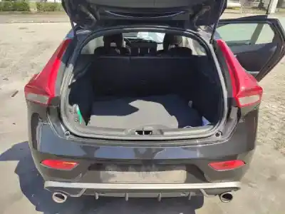 Здавання транспортного засобу volvo v40 hatchback (525) d2 року 2025 потужний d 4204 t13|d 4204 t8