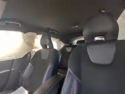 Здавання транспортного засобу volvo v40 hatchback (525) d2 року 2025 потужний d 4204 t13|d 4204 t8