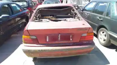 Veicolo di demolizione bmw 3 (e36) 318 is dell'anno 1993 alimentato 