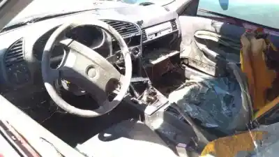 Veicolo di demolizione bmw 3 (e36) 318 is dell'anno 1993 alimentato 