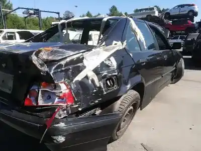 Scrapping Vehicle bmw 3 (e36) 320 i of the year 1994 powered 