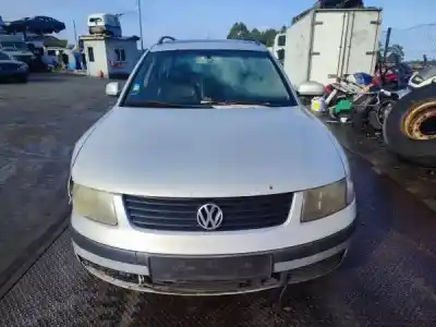 Sloopvoertuig volkswagen passat variant (3b5) 1.9 tdi van het jaar 1999 aangedreven ajm