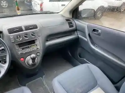 Veicolo di demolizione honda civic vii hatchback (eu, ep, ev) 1.4 is (ep1 eu5 eu7) dell'anno 2002 alimentato d14z6 Veicolo di demolizione honda civic vii hatchback (eu, ep, ev) 1.4 is (ep1 eu5 eu7) dell'anno 2002 alimentato d14z6