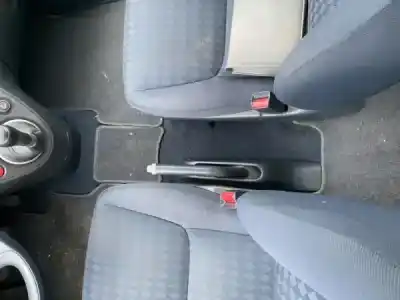 Veicolo di demolizione honda civic vii hatchback (eu, ep, ev) 1.4 is (ep1 eu5 eu7) dell'anno 2002 alimentato d14z6 Veicolo di demolizione honda civic vii hatchback (eu, ep, ev) 1.4 is (ep1 eu5 eu7) dell'anno 2002 alimentato d14z6